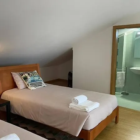 Cina Beach House * Atalaia (Lisbon)