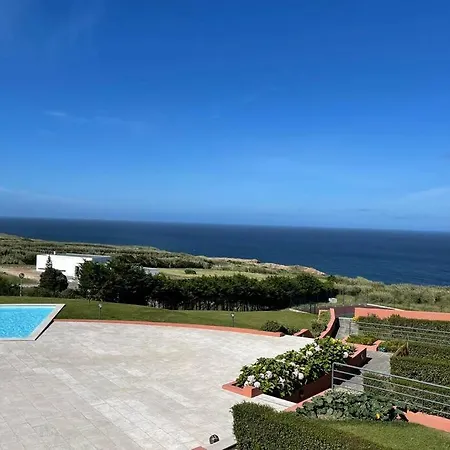 Cina Beach House * Atalaia (Lisbon)